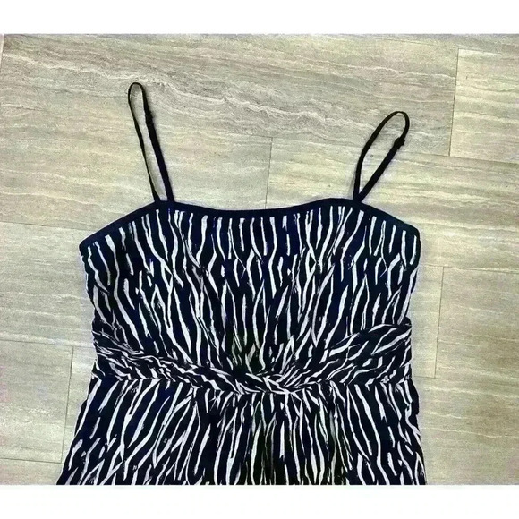 Versatile Blue & White Ruched Dress from Ann Taylor Loft - Size 14 - Picture 4 of 8